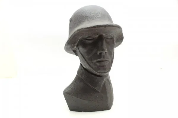 ww2 Soldier bust Siegesdorfer Werke Friedrich Hoffmann, signed