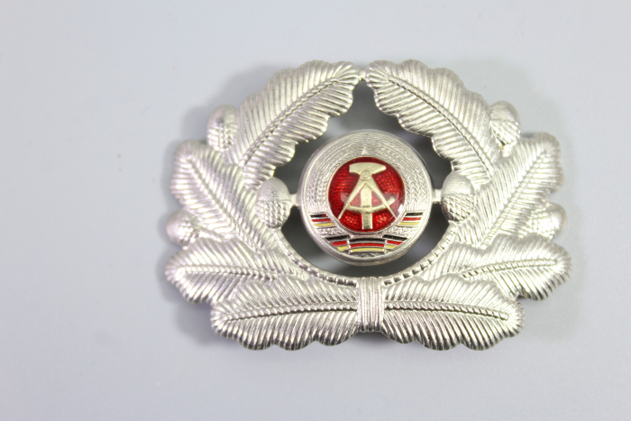 Abzeichen DDR NVA, Mützenkranz Offizier LASK