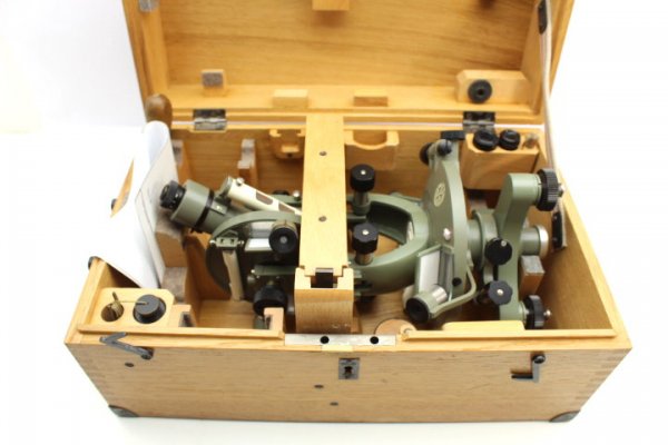 Max Hildebrand Meßtheodolit Einheitstheodolit B5 Infanerie Einheitsinstrument mit Transportbox
