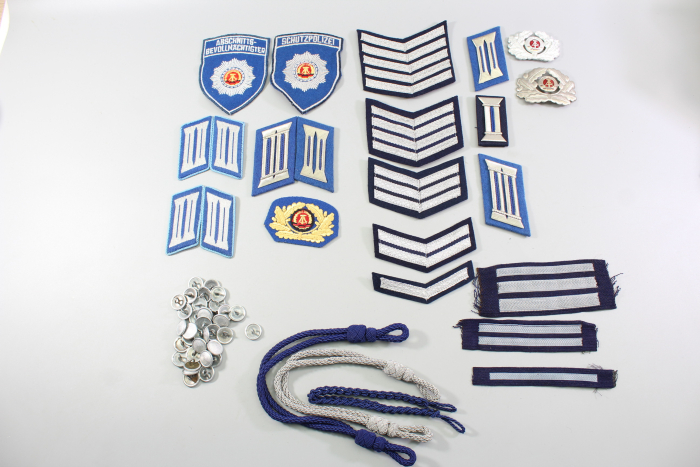 DDR NVA Konvolut Uniformteile und Uniformzubehör