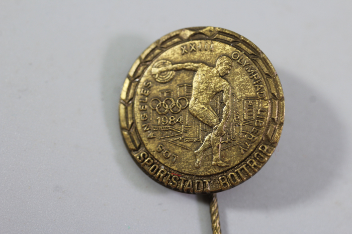  Anstecknadel XXIII OLYMPIADE LOS ANGELES 1984 SPORTSTADT BOTTROP" mit Hersteller