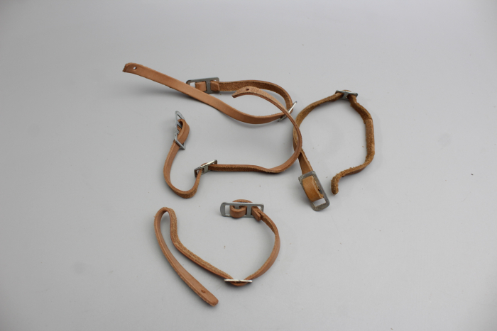 East German NVA AK-47 combat knife, leather bayonet lock for handle