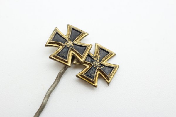 2 Iron Crosses 1939 on needle, denazified