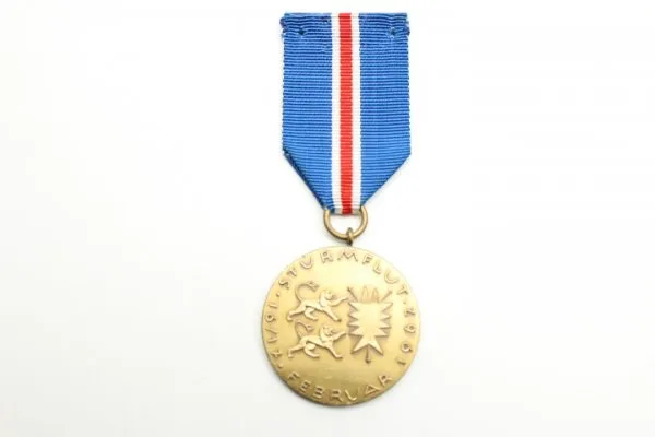 Kriegsmarine Togo NJL Nachtjagdtleitschiff Medaille „Sturmflut 1962“, Schleswig-Holstein Medaille „Sturmflut 1962“, Schleswig-Holstein.