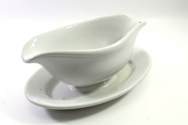 Porcelain gravy boat of the Luftwaffe FL UV 1942