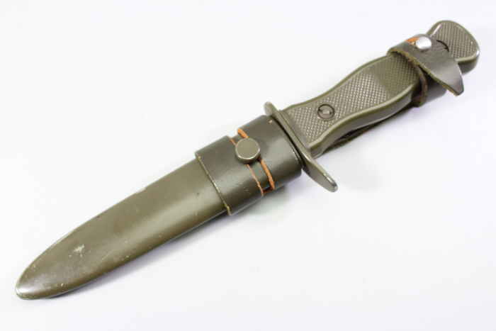Originales Bundeswehr Kampfmesser alter Art OFW 73mit Koppelschuh,
