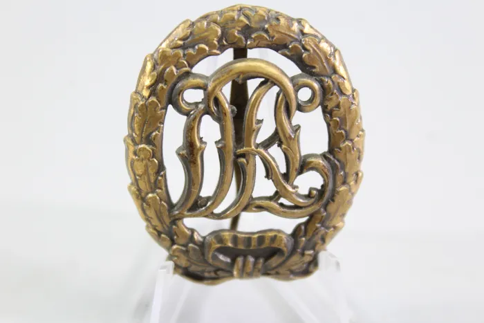 German Imperial Sports Badge (DRL) in bronze, without swastika, unknown manufacturer.