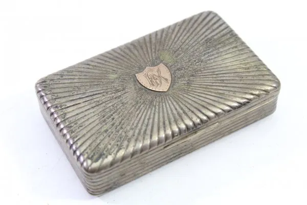 Snuff box around 1820 made of 13 lot silver, fire-gilded inside