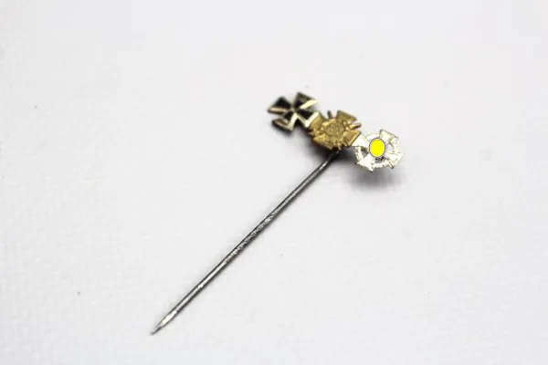 3 compartment miniature pin