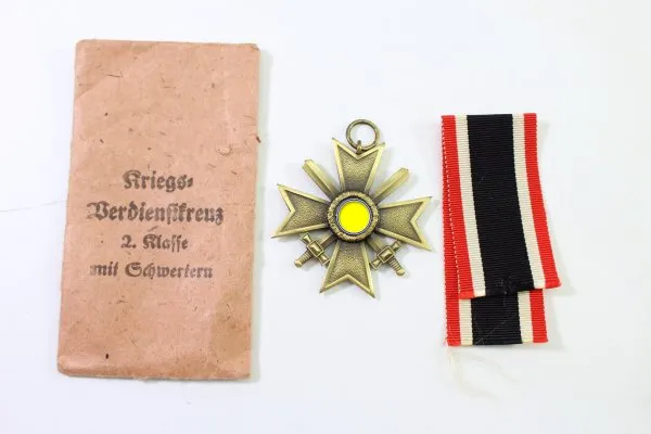 Kriegsverdienstkreuz 2. Klasse mit Schwertern in Verleihtüte