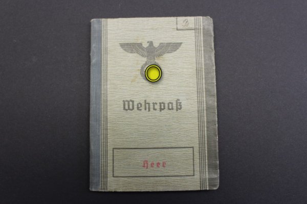 Ww2 Wehrpass / Soldbuch Wehrmacht member, Ek2 and front fighter