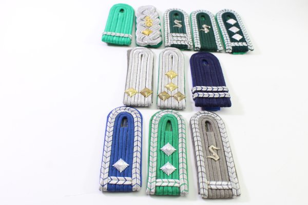 DDR / NVA bundle of various shoulder boards for ranks