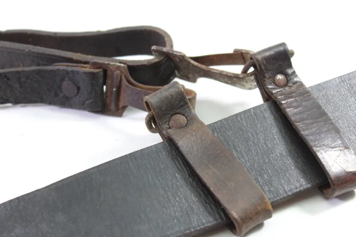 Wehrmacht shoulder strap with belt loops