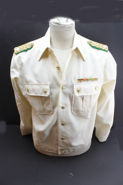  NVA / DDR Hemd eines Generals der Landstreitkräfte