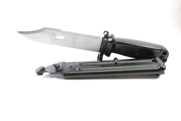 DDR Kampfmesser NVA Seitengewehr / Bajonett AK47 M59 für Gewehr Kalaschnikow