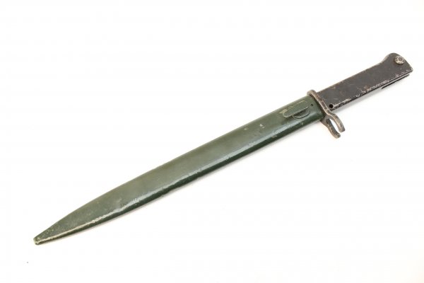 WW1 German bayonet, box-shaped replacement bayonet with metal grip, extra long version