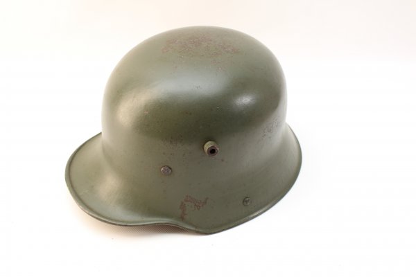 World War I steel helmet M17