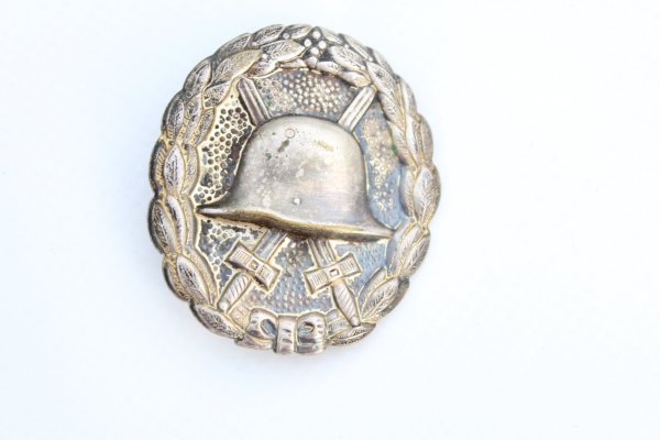 VWA closed in silver, maker L/15, Otto Schickle, Silver Wound Badge for the Army and Colonial Troops 1918