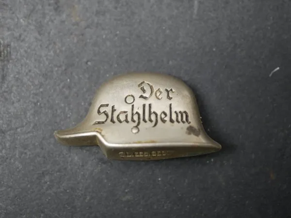 Abzeichen - Der Stahlhelm