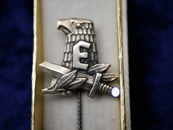 Badge of the Thuringian State School for Leadership and Politics Egendorf - 900 silver