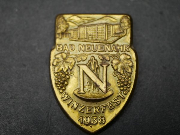 Badge - Bad Neuenahr wine festival 1938