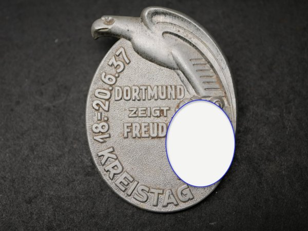 Badge - District Council 1937 Dortmund shows joy