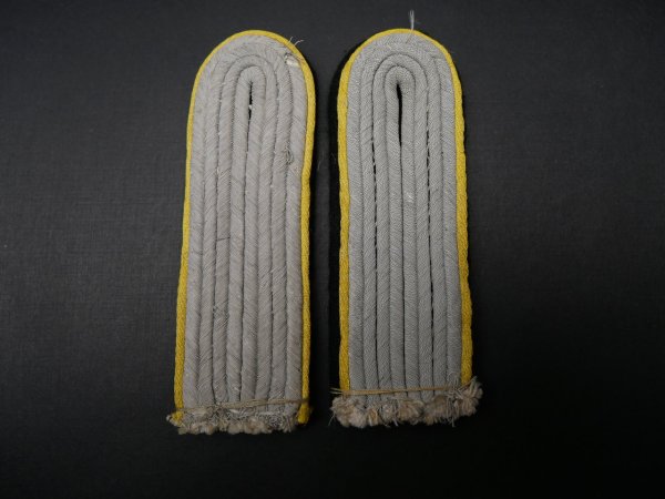 Waffen-SS Pair of Shoulder Boards SS-Untersturmführer - News - Copy