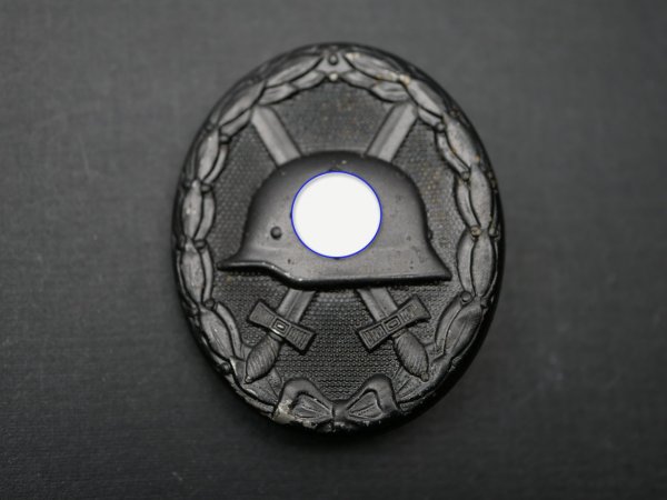 VWA Wound Badge in Black, magnetic