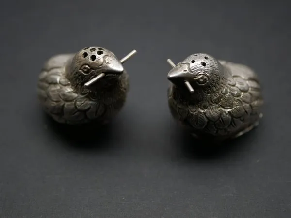 Pair of figurative salt and pepper shakers - birds - 925 silver from the manufacturer Schleißner Hanau