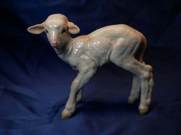 Allach - Stehendes Lamm, farbig - Entwurf Prof. Th. Kärner Nr. 107