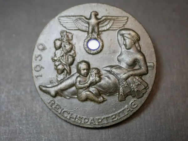 Abzeichen - Reichsparteitag 1939 - Seltener Hersteller Augustin Hieke Tyssa Sudetenland RZM M9/219