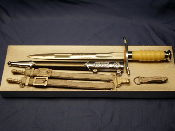 Gift dagger - NVA officer dagger with engraved blade "for excellent performance" with hanger in box