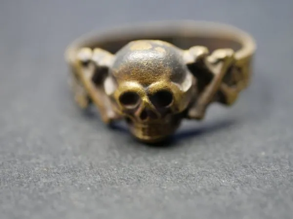 Original skull ring hussar ring in found condition / hoard find / blank