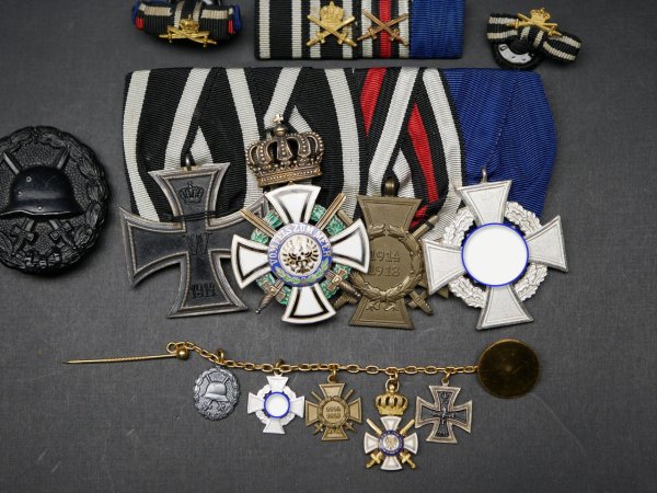 Medal bar 1st + 2nd World War - Iron Cross 2nd Class 1914 + Royal House Order of Hohenzollern, Knight's Cross with Swords + War Participant's Cross + 25 Faithful Services +++