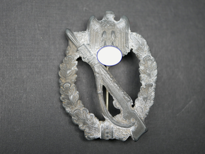 ISA Infantry Assault Badge in Silver, no manufacturer's mark, pin hook added