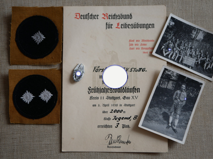 Kleines HJ Lot - Urkunde + Abzeichen + Ärmelabzeichen + Fotos