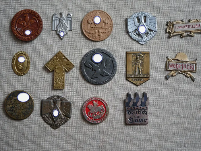 14 badges without a pin system - WHW + HJ + Saar + Hannover etc.