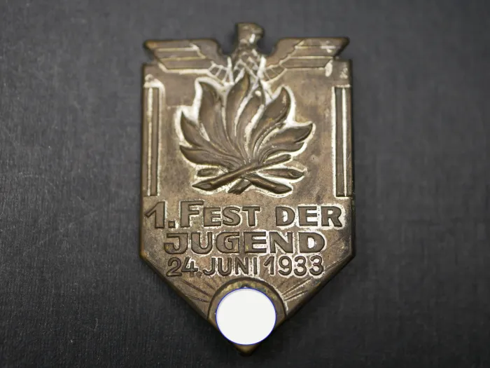 Badge - 1st Youth Festival 1933