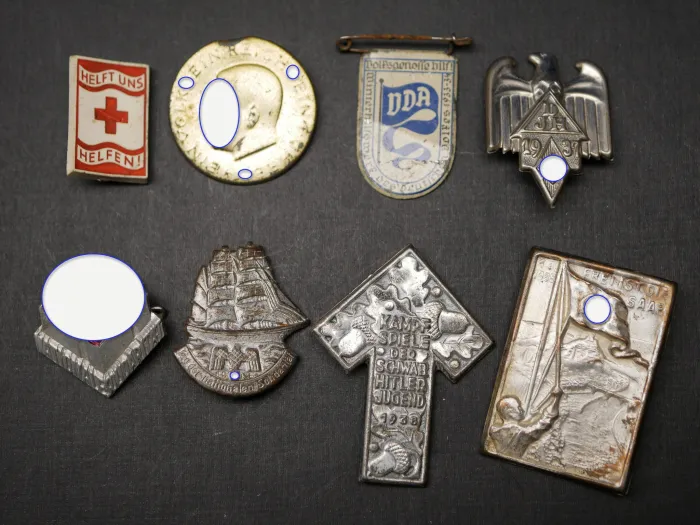 8 badges - HJ + AH + DRK + WHW + DJH