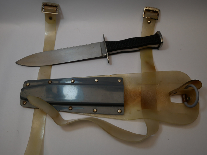 GDR NVA (National People's Army) combat diver knife "Poseidon" with saw-back + sheath