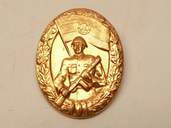 Achievement badge of the NVA