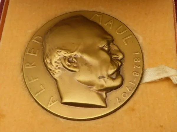 Medaille "Alfred Maul 1828-1907" Sportpädagoge und Turnführer, im Etui