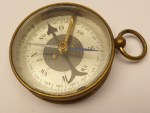 Alter Kompass mit Feststellung