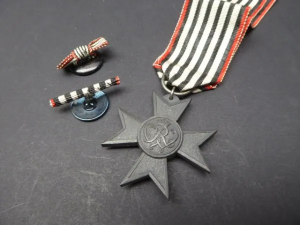 Verdienstkreuz Kriegshilfsdienst 1916 am Band + zwei Knopflochspangen