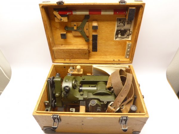 USSR - Theodolite TB1 from 1958 with lots of accessories in the box