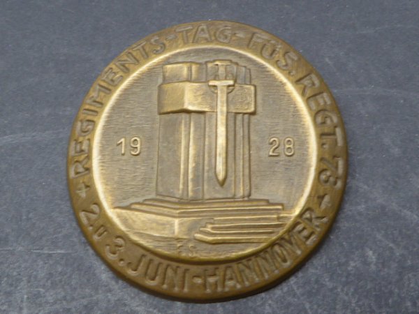 Badge - Regiment Day Füs. Regt. 73 Hannover 1929 with manufacturer