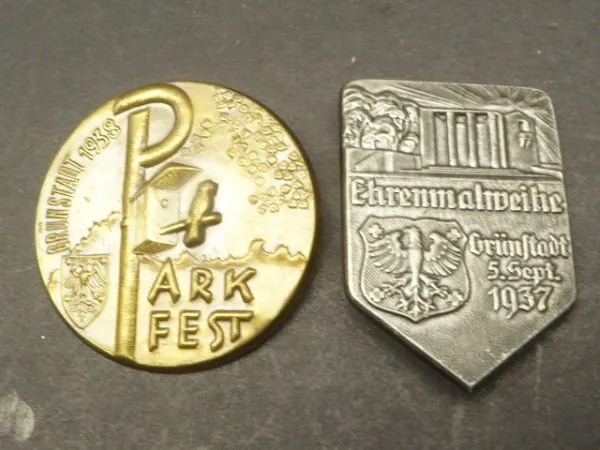 2 Badges Grünstadt - Ceremonial consecration 1937 + Park Festival 1938