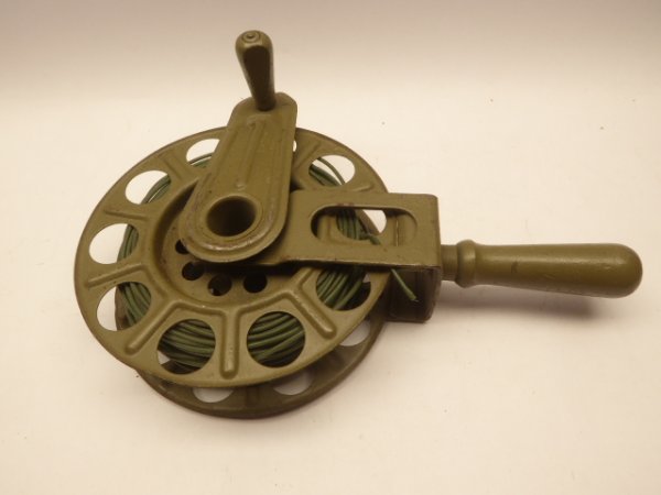 Wehrmacht - hand cable reel cable drum pioneers radio operator radio accessories with manufacturer code hha.44