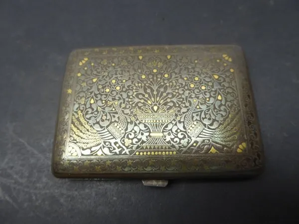 Cigarette case with Art Nouveau ornaments