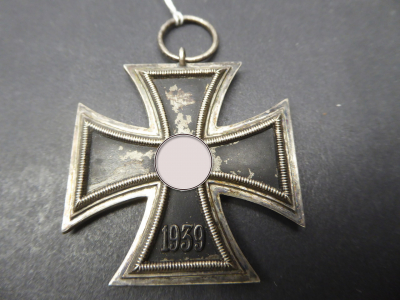 EK2 Eisernes Kreuz 2.Klasse 1939, unmarkierter Hersteller 98 ( Rudolf Souval, Wien)